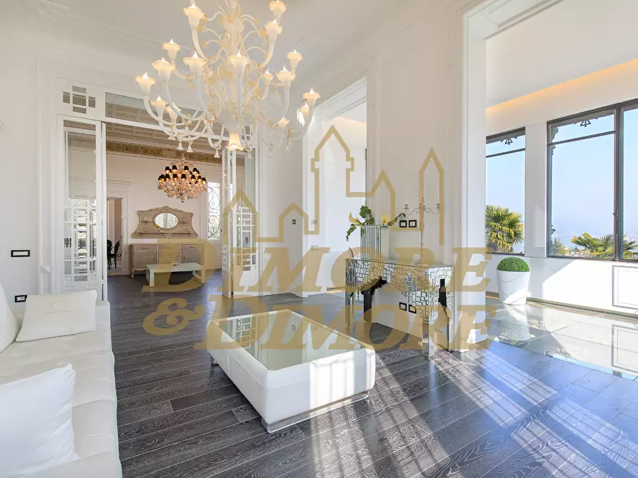 Immagine 9 di Villa in vendita  in via giuseppe verdi 5 a Stresa
