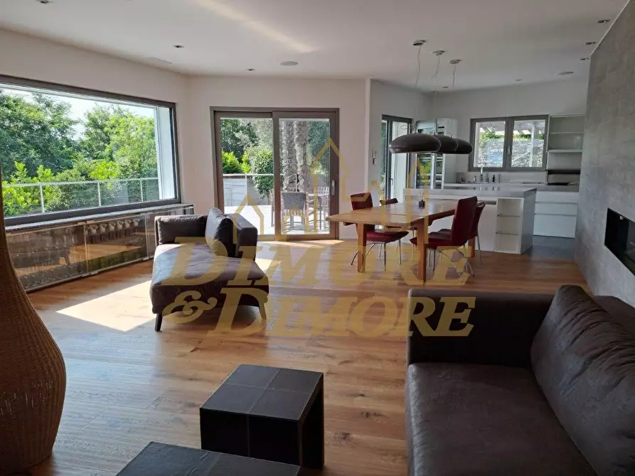 Immagine 8 di Villa in vendita  a Cannobio