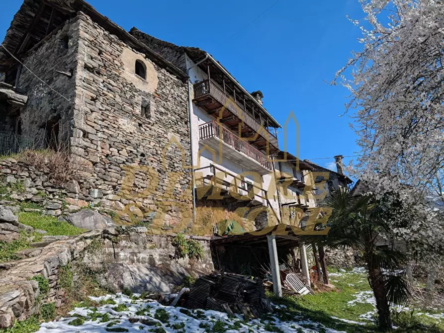 Immagine 4 di Quadrilocale in vendita  a Crevoladossola