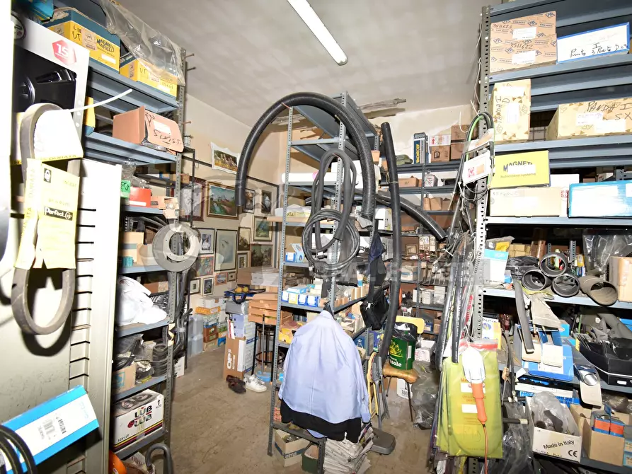 Immagine 5 di Locale commerciale in vendita  in Via g. Candido 1 a Lecce