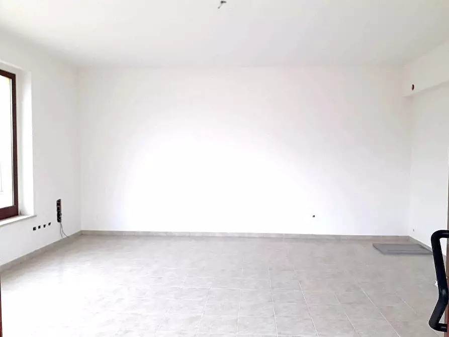 Immagine 7 di Locale commerciale in affitto  in VIA F.GALLIANI a Altino