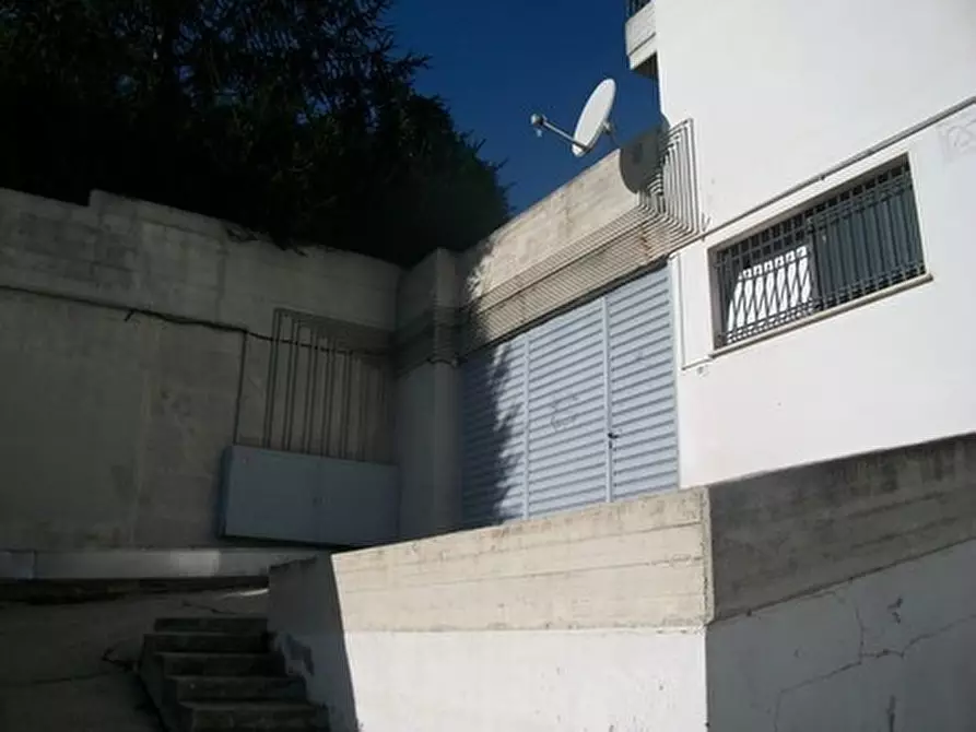 Immagine 24 di Locale commerciale in affitto  in VIA I.SILONE a Lanciano