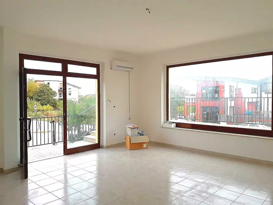 Immagine 5 di Locale commerciale in affitto  in VIA F.GALLIANI a Altino