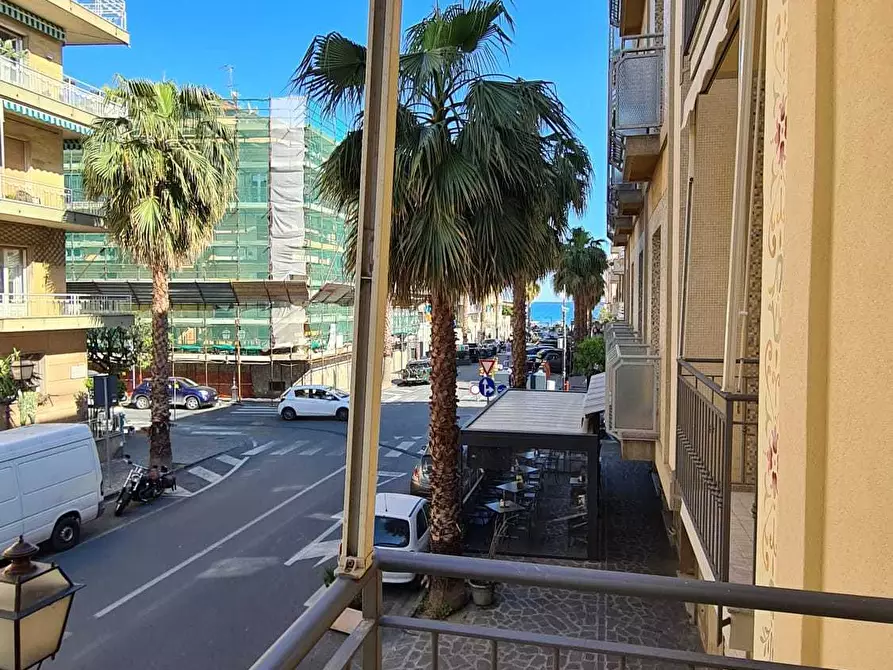 Immagine 12 di Trilocale in vendita  a Alassio