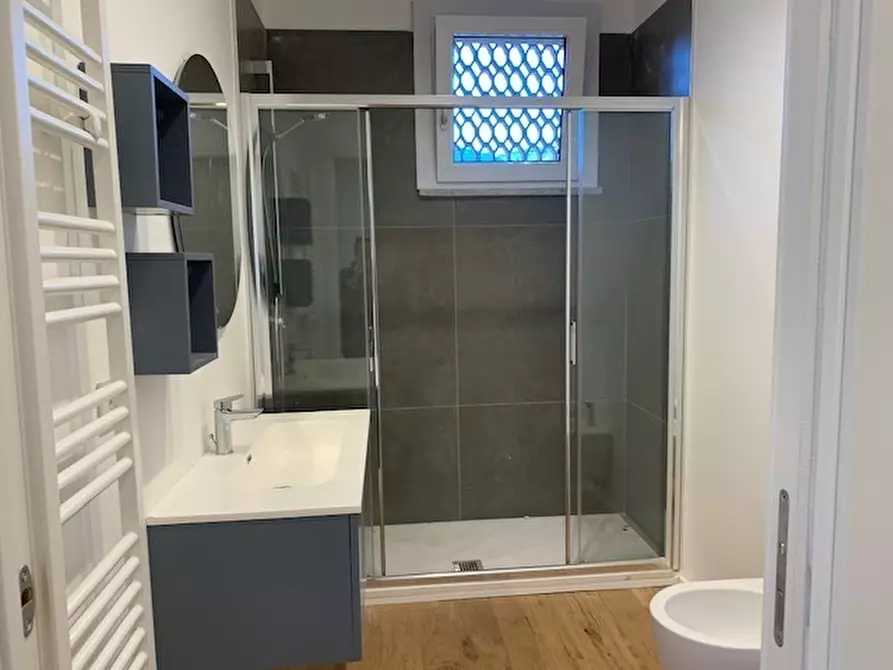 Immagine 11 di Pentalocale in vendita  in C.so Europa a Alassio