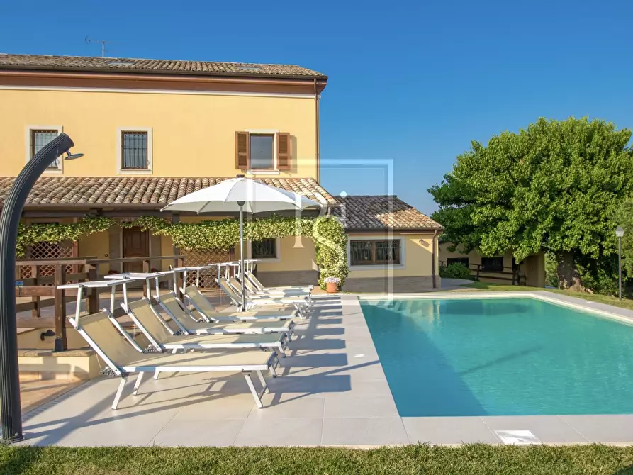 Immagine 26 di Villa in vendita  a Senigallia