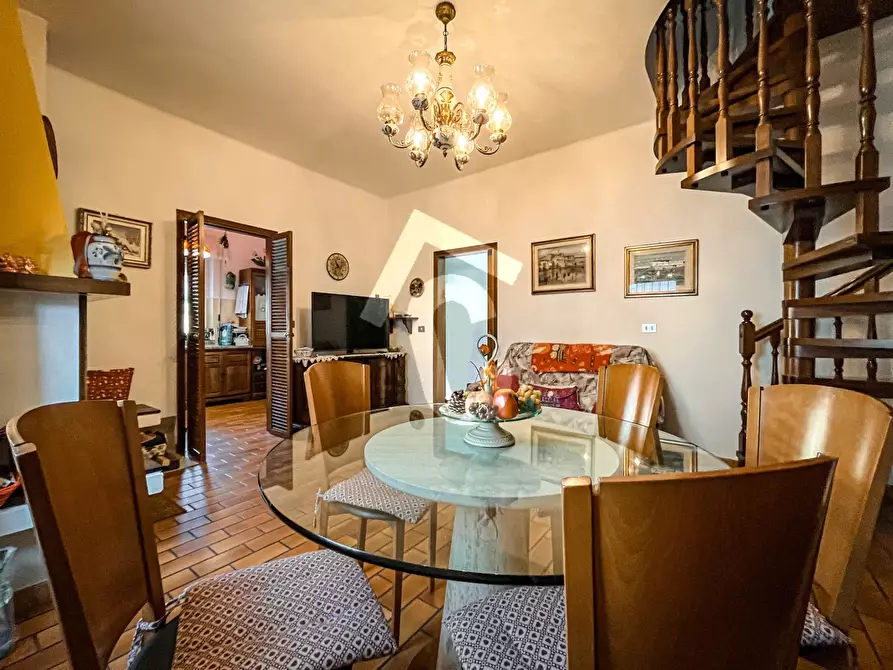 Immagine 2 di Casa bifamiliare in vendita  a Jesi