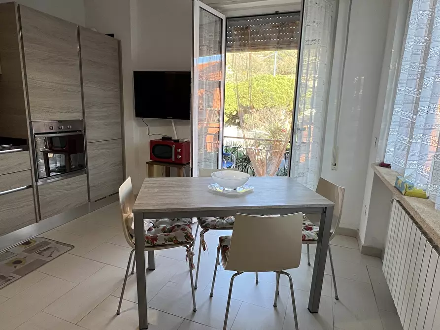 Immagine 10 di Bilocale in vendita  in Via del Cigno a Finale Ligure