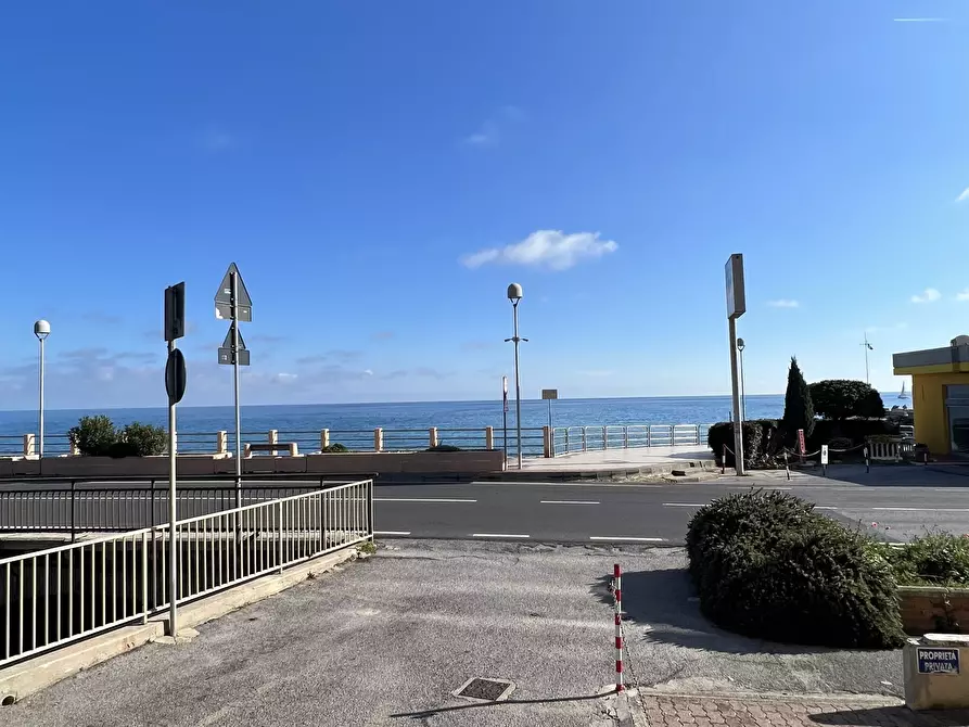 Immagine 12 di Quadrilocale in affitto  in Corso Europa a Finale Ligure