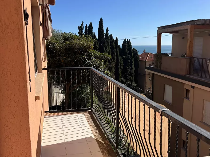 Immagine 2 di Quadrilocale in vendita  in Via Paolo Cappa a Finale Ligure