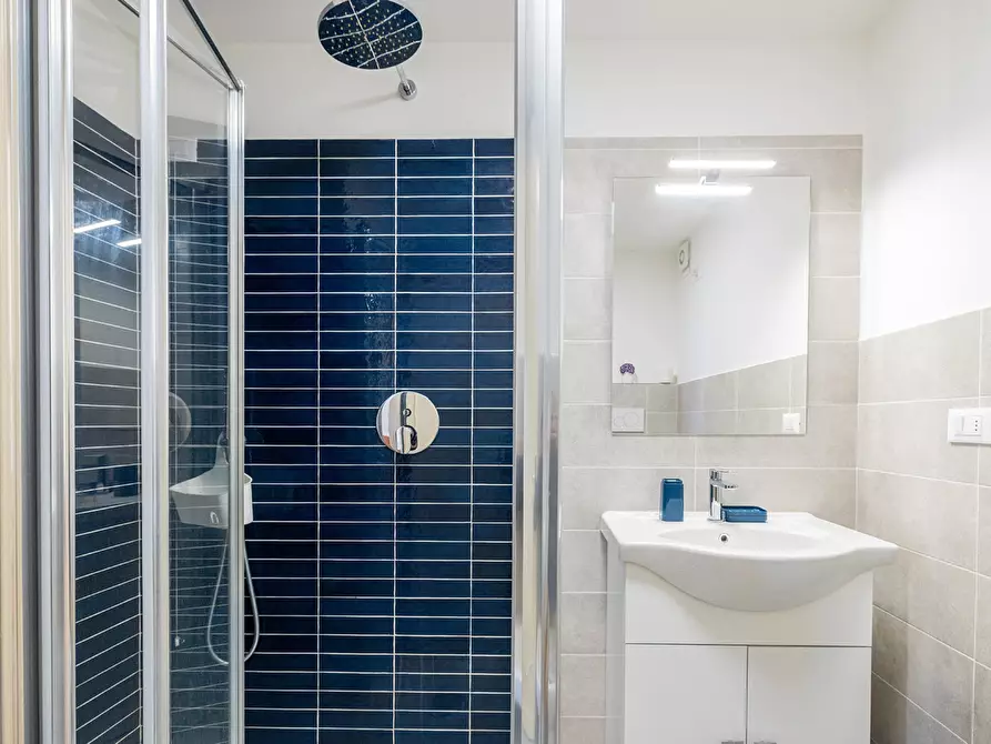 Immagine 15 di Trilocale in affitto  in Piazza Vittorio Emanuele II 5 a Finale Ligure