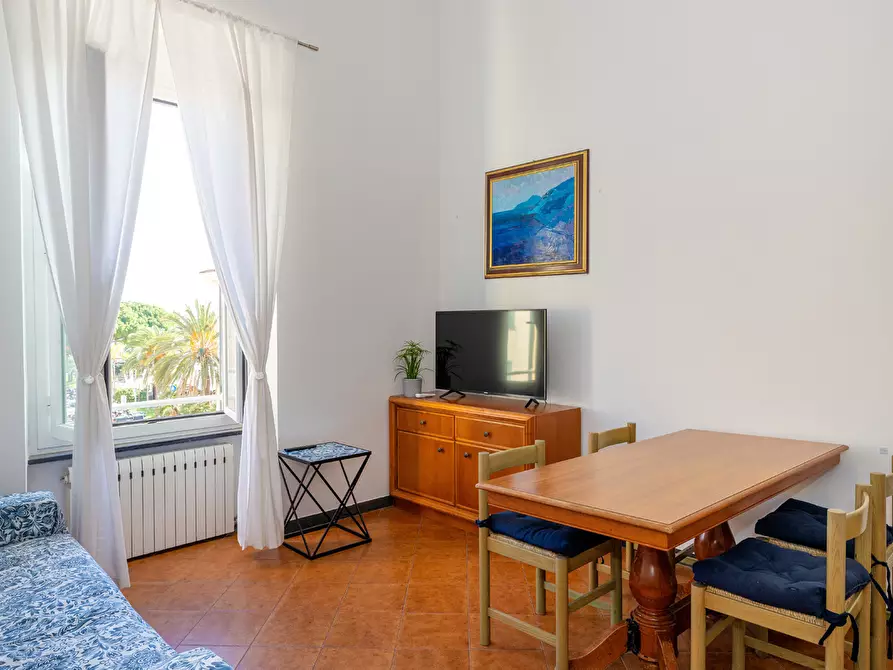 Immagine 3 di Trilocale in affitto  in Piazza Vittorio Emanuele II 5 a Finale Ligure