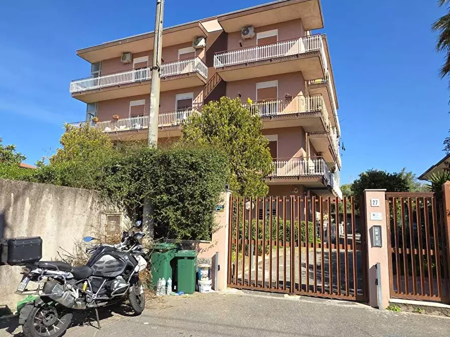 Immagine 1 di Appartamento in vendita  a Gravina Di Catania