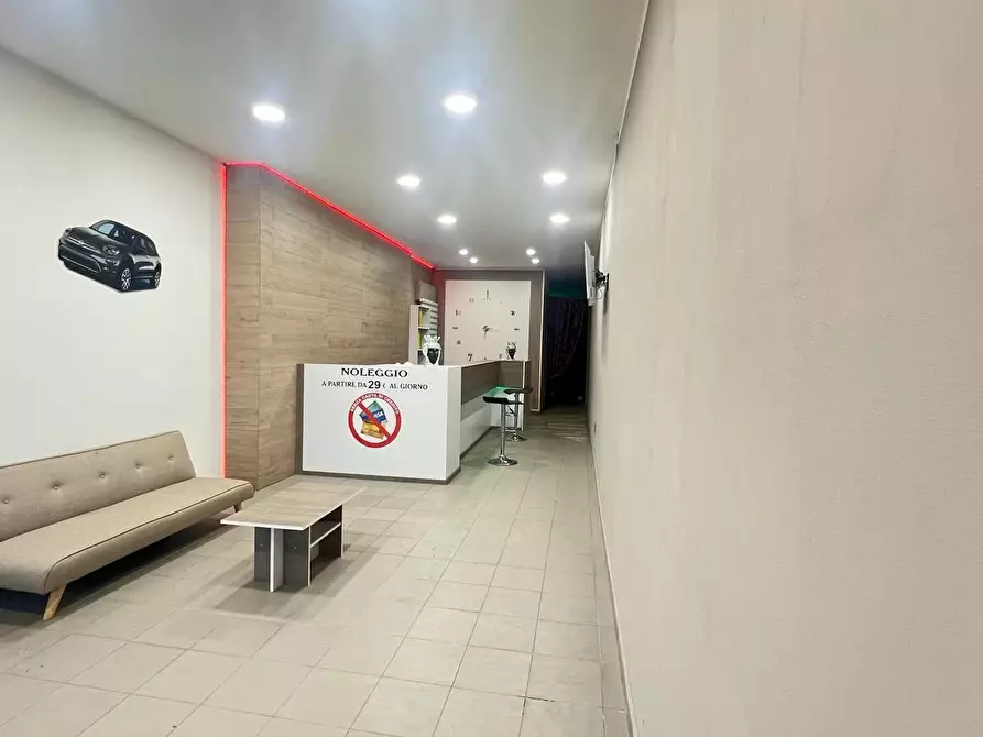 Immagine 2 di Locale commerciale in vendita  a Tremestieri Etneo