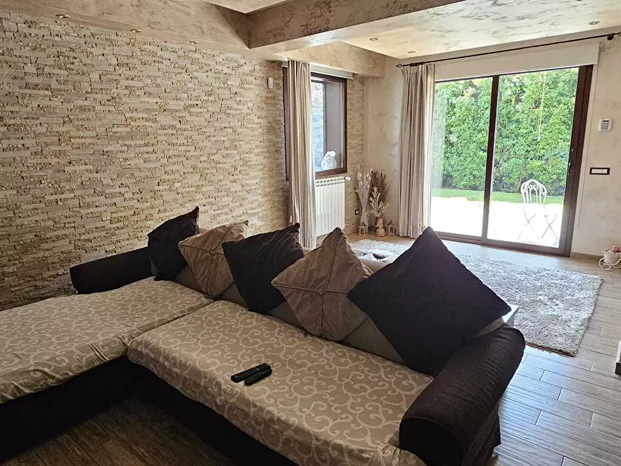 Immagine 7 di Villa in vendita  a Pedara