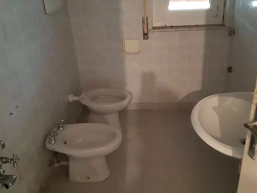 Immagine 11 di Appartamento in vendita  in Via Scavino 21 a Varazze