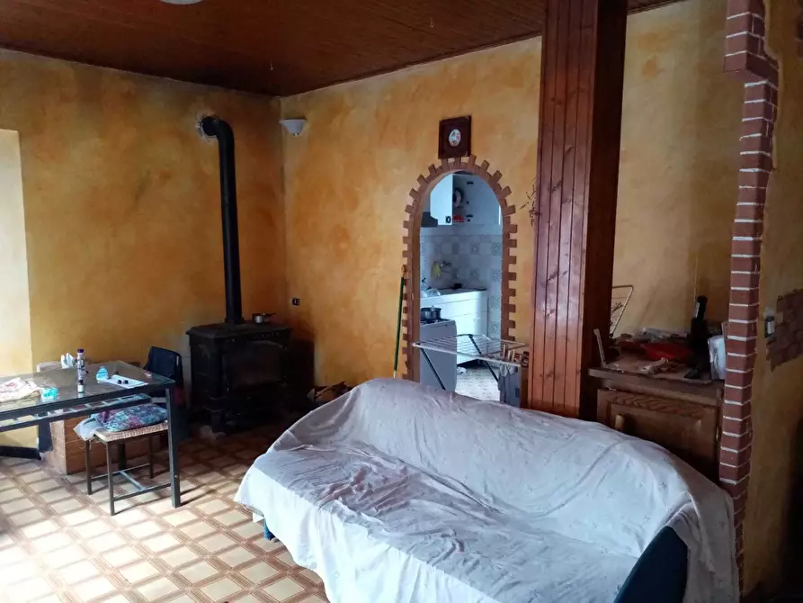 Immagine 8 di Appartamento in vendita  in Piazza San Pietro 3 a Urbe