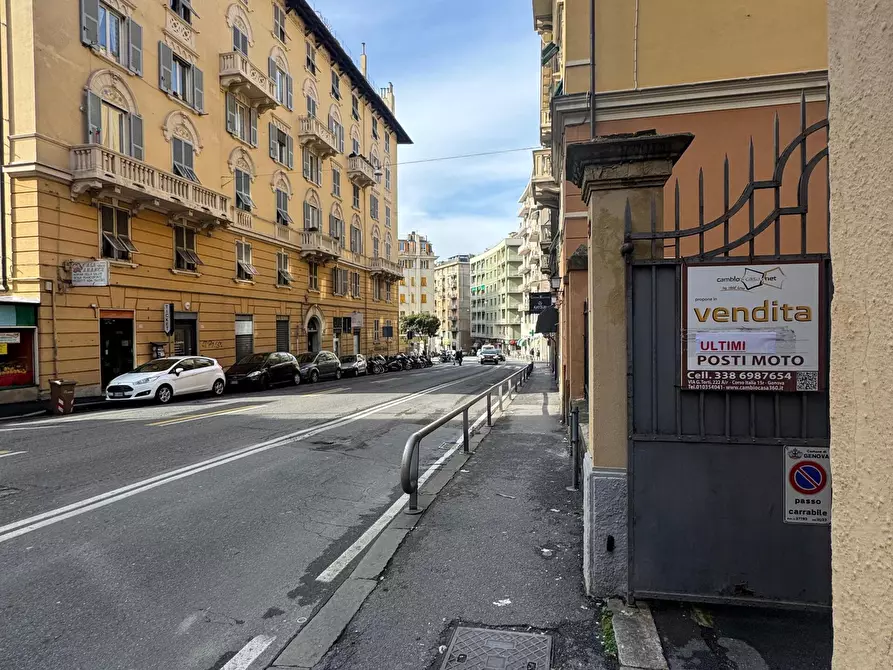 Immagine 3 di Garage in vendita  in Via Giovanni Torti 44 a Genova
