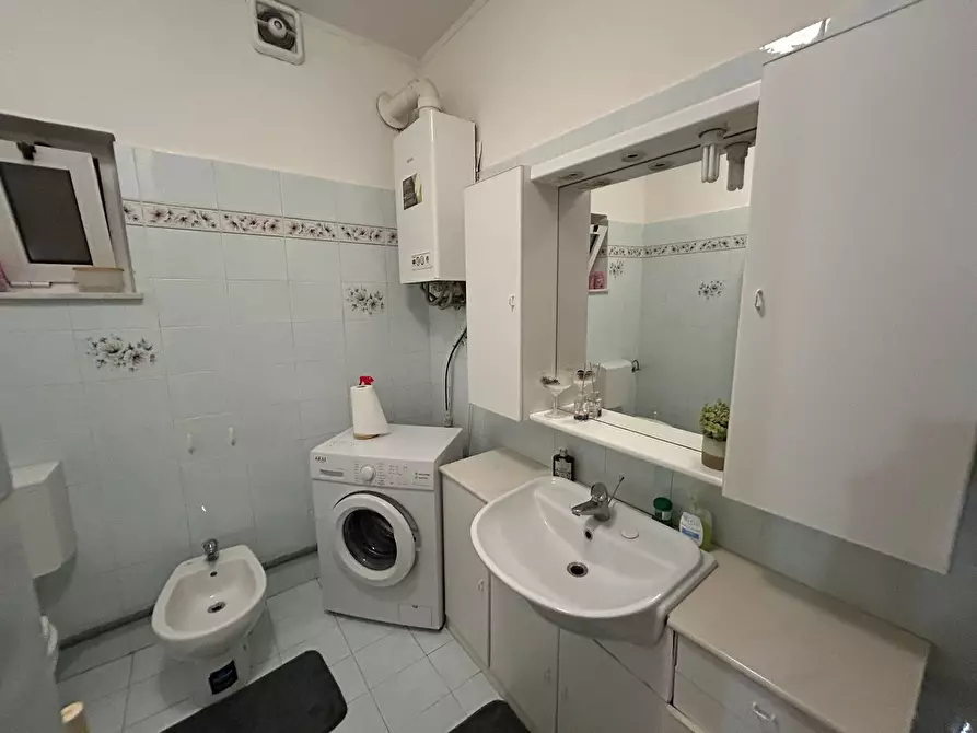 Immagine 15 di Pentalocale in vendita  in Via Giovanni Battista Marsano 2 a Genova