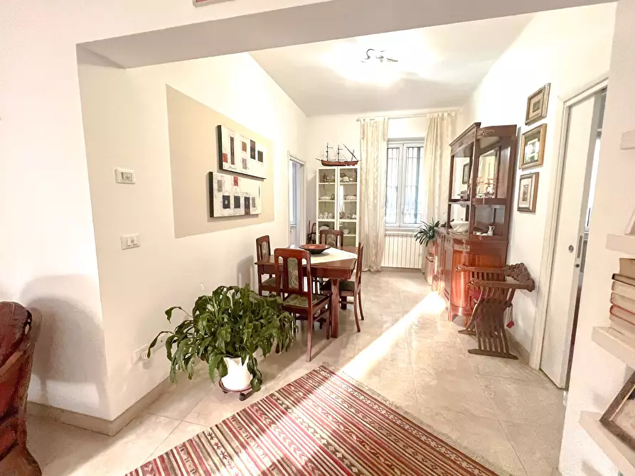 Immagine 4 di Appartamento in vendita  in Via Val D'Astico a Genova