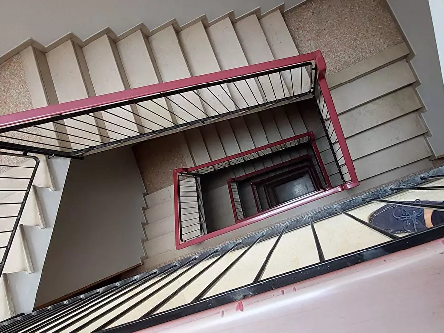 Immagine 27 di Bilocale in vendita  in Via Fratelli Bandiera 3 a Rapallo