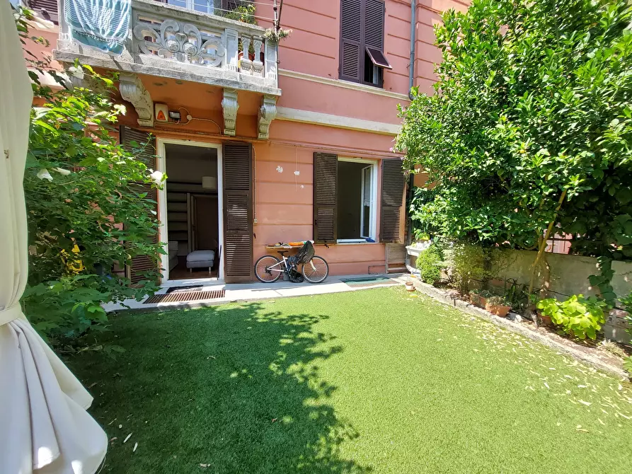Immagine 13 di Trilocale in vendita  in Corso Magenta a Genova