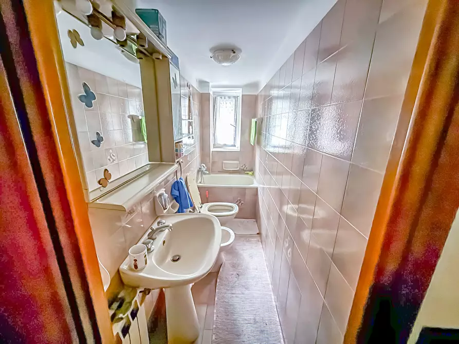 Immagine 14 di Appartamento in vendita  in Via Tortosa a Genova