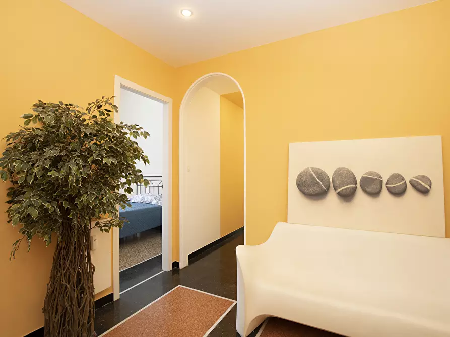 Immagine 4 di Ufficio in vendita  in Via Fieschi a Genova