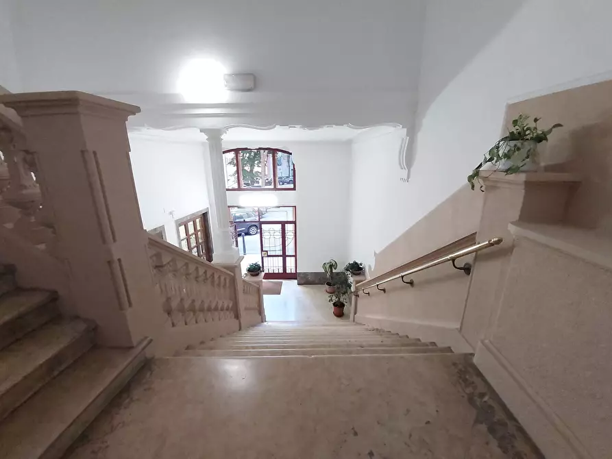 Immagine 21 di Trilocale in vendita  in Corso Magenta a Genova