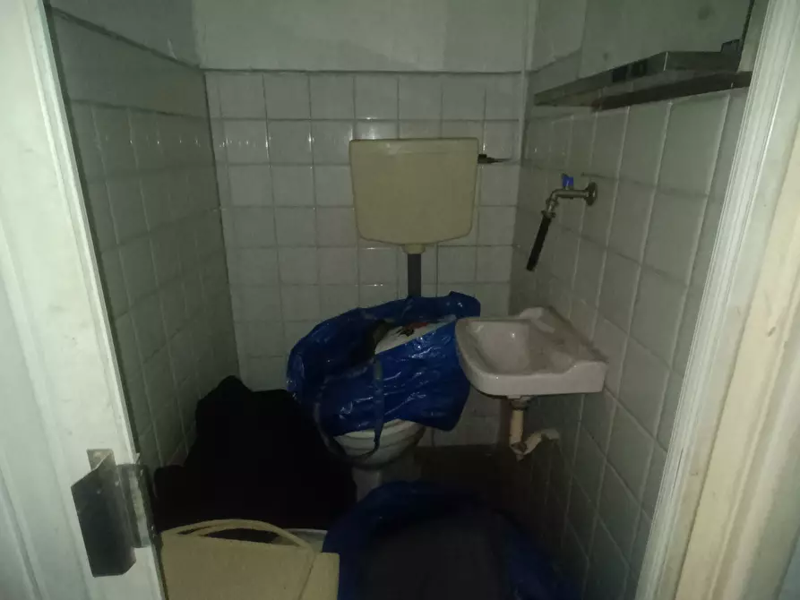 Immagine 6 di Locale commerciale in vendita  in Via dei Landi 1 a Genova