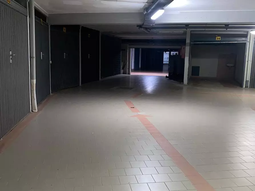 Immagine 2 di Garage in vendita  a Genova