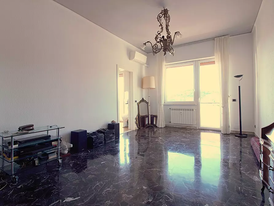 Immagine 3 di Trilocale in vendita  in Via Giovanni Opisso 183 a Genova