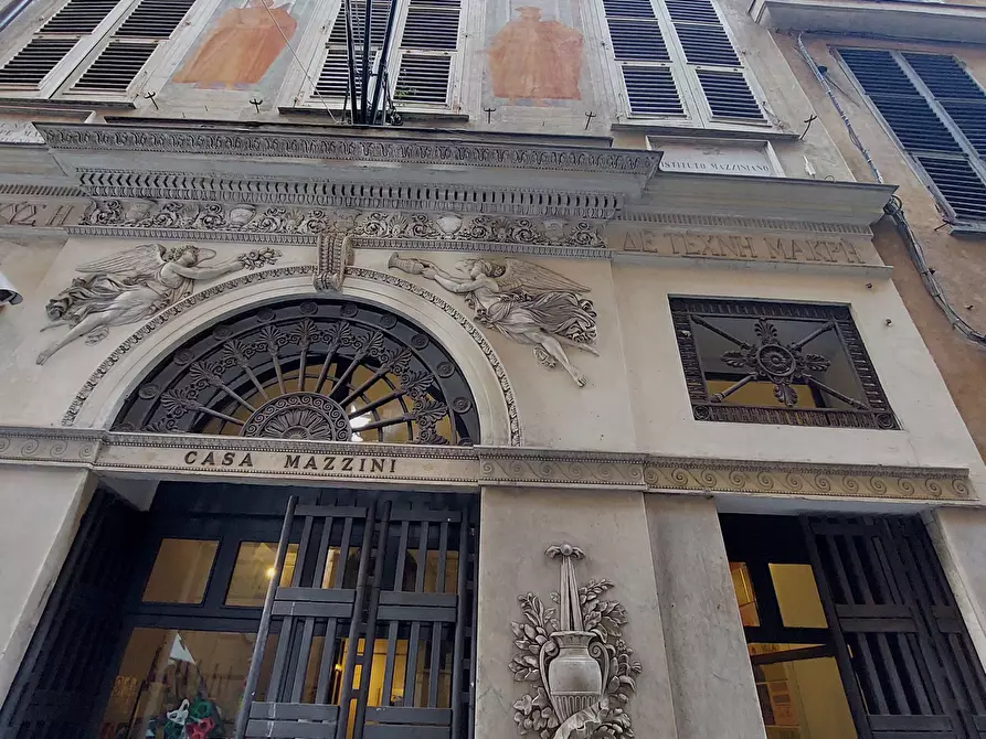 Immagine 40 di Bilocale in vendita  in Via Lomellini a Genova