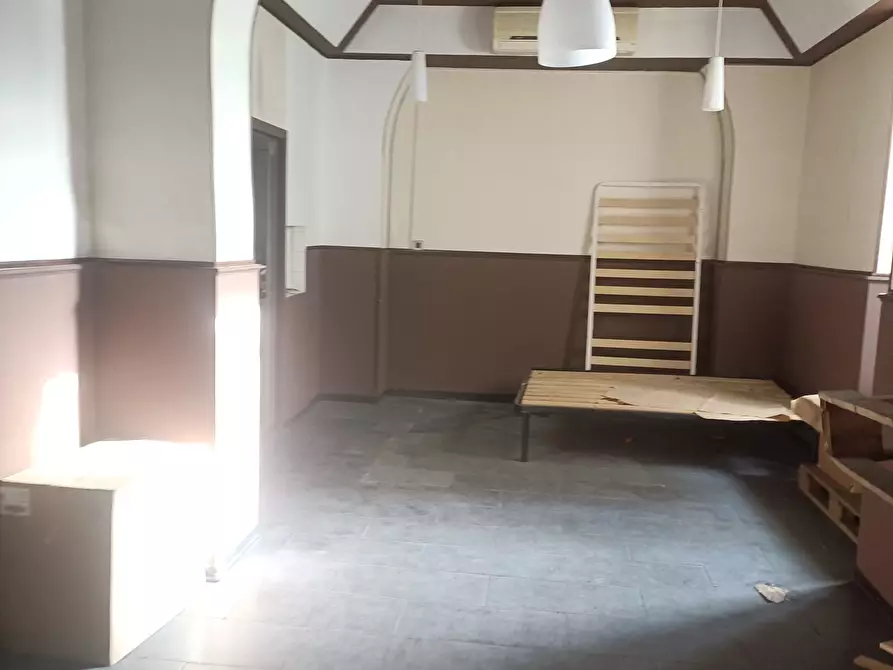 Immagine 5 di Locale commerciale in affitto  a Genova