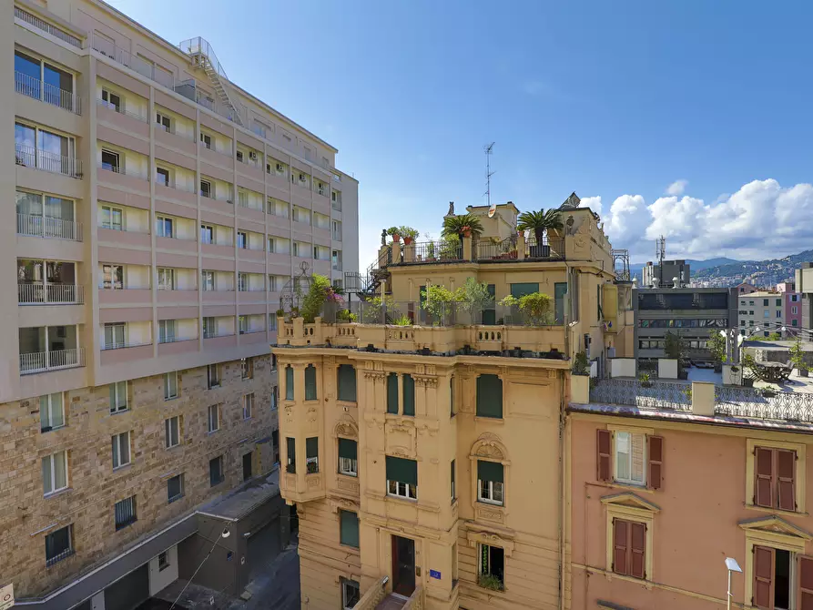 Immagine 36 di Ufficio in vendita  in Via Fieschi a Genova