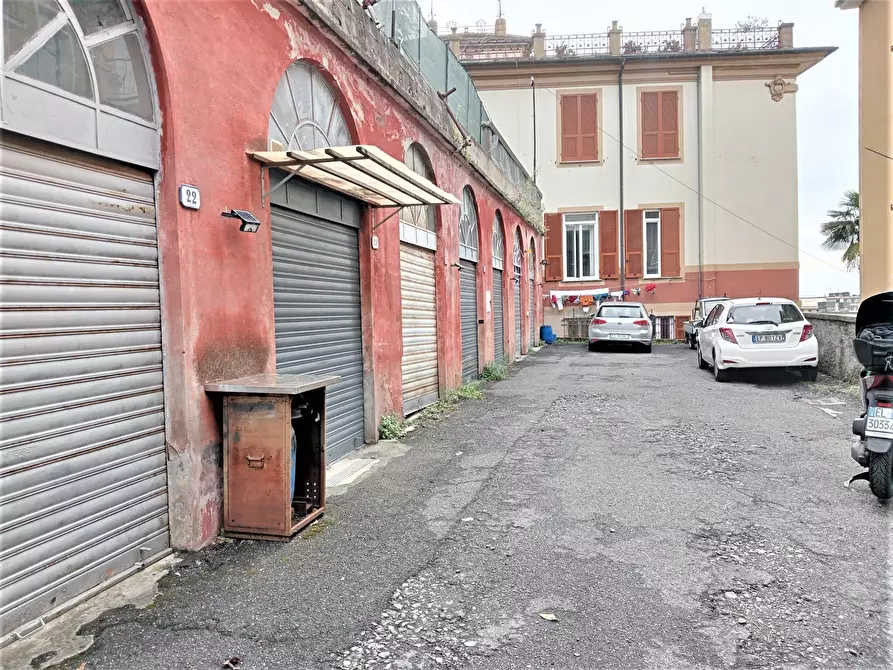 Immagine 1 di Garage in vendita  in Via Privata Palme 24 a Recco