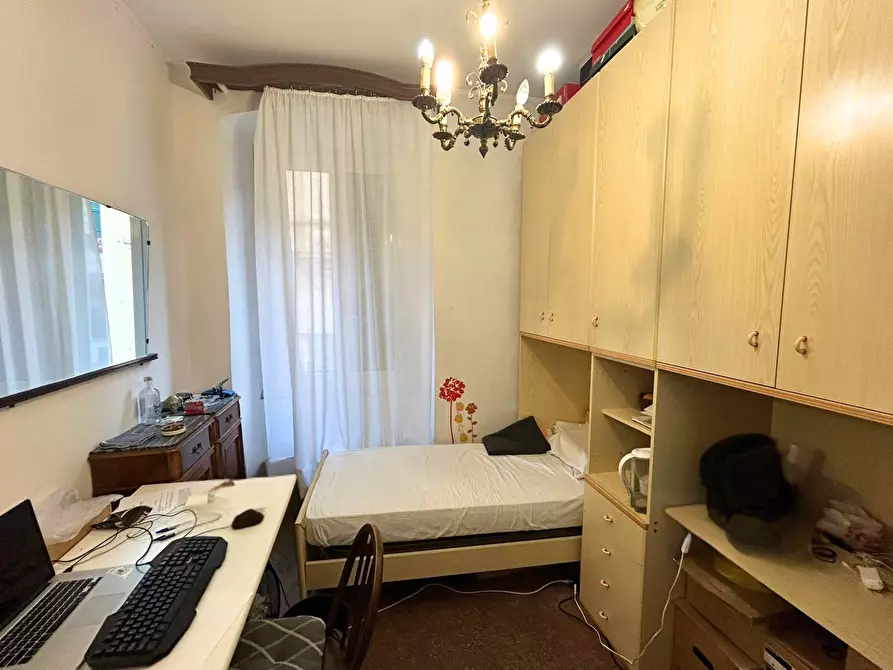 Immagine 13 di Pentalocale in vendita  in Via Giovanni Battista Marsano 2 a Genova