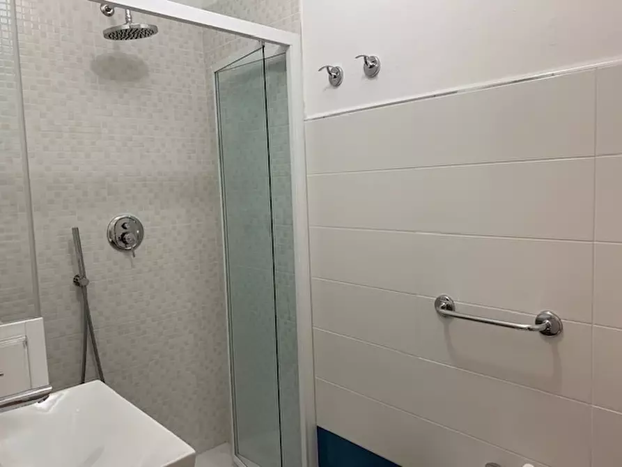 Immagine 6 di Trilocale in vendita  in Via Roma a Alassio