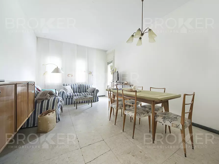 Immagine 10 di Pentalocale in vendita  in Via Don Aurelio Piccagli 12 a Alassio