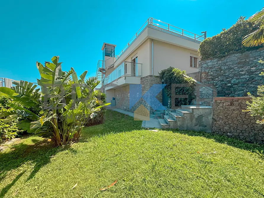 Immagine 40 di Villa in vendita  in Strada Panoramica San Bernardo 116-118 a Alassio