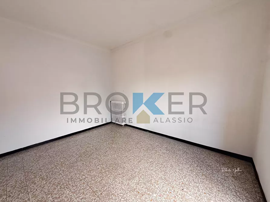 Immagine 14 di Quadrilocale in vendita  in Via Michelangelo 8 a Alassio