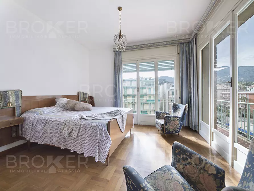 Immagine 11 di Pentalocale in vendita  in Via Don Aurelio Piccagli 12 a Alassio