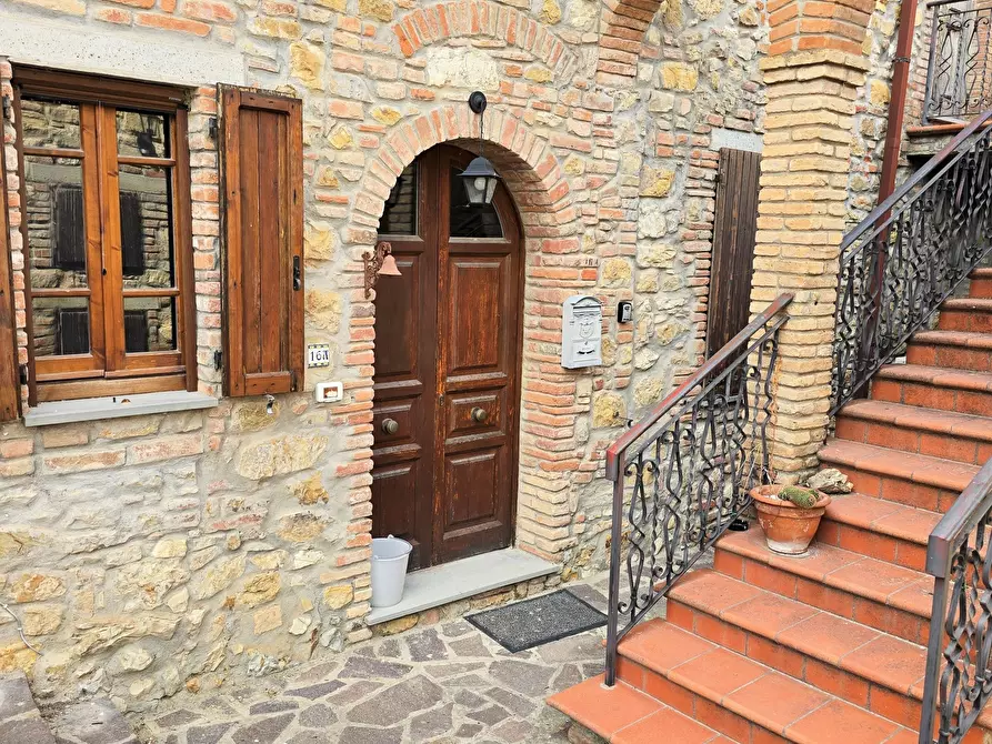 Immagine 36 di Porzione di casa in vendita  in Località Poggetto a Castiglione Del Lago