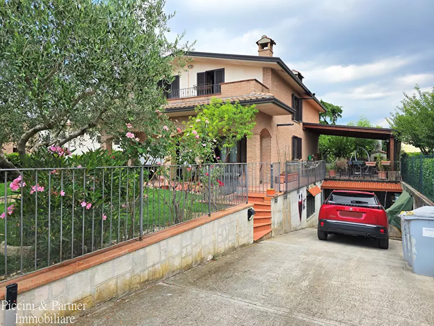 Immagine 95 di Villa in vendita  in Via Lillacci a Perugia