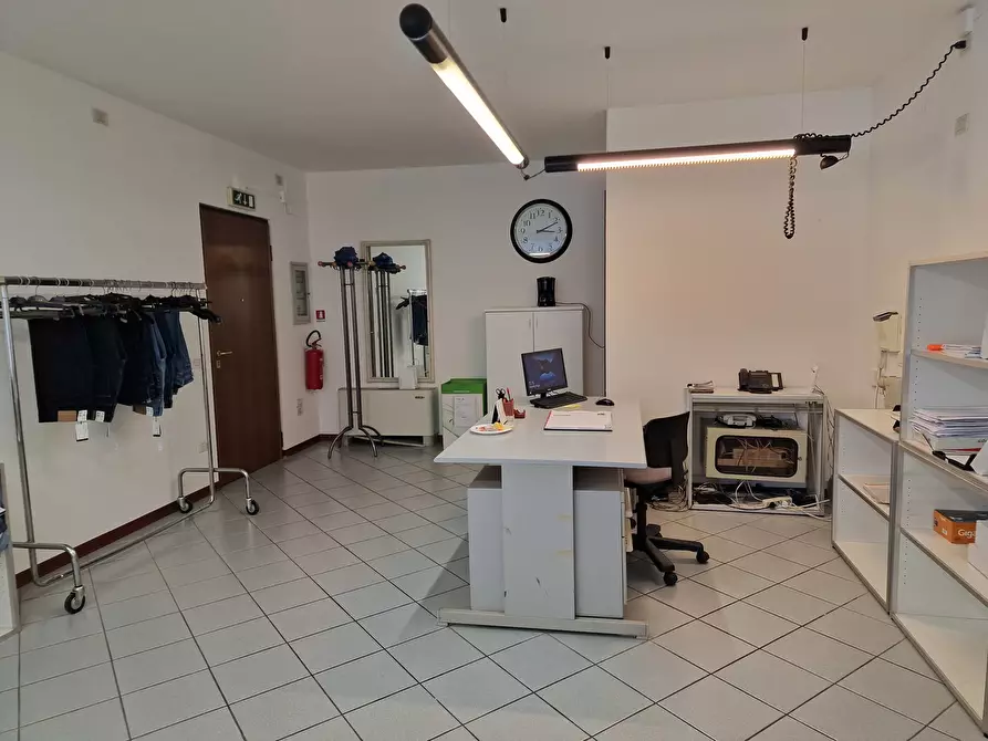 Immagine 6 di Ufficio in vendita  in Via del Macello 31F a Perugia