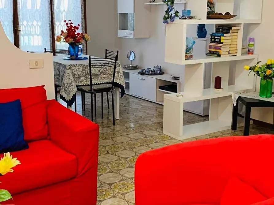 Immagine 10 di Quadrilocale in vendita  in Via Montecatini a Massa