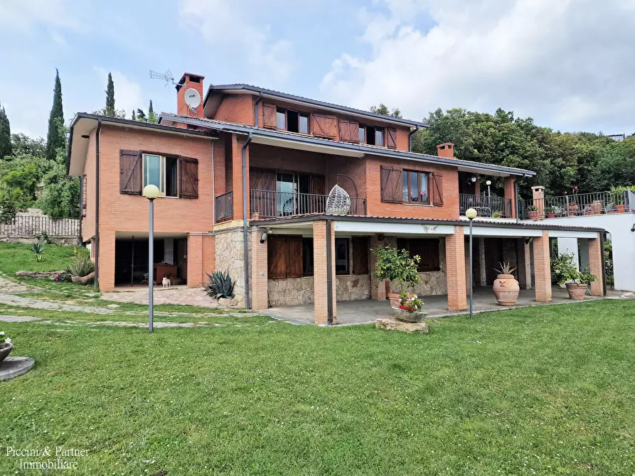 Immagine 1 di Villa in vendita  in Strada Fontana la Trinità 29d a Perugia