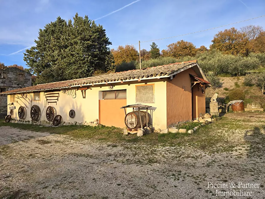 Immagine 78 di Rustico / casale in vendita  in Frazione Paradiso a Assisi