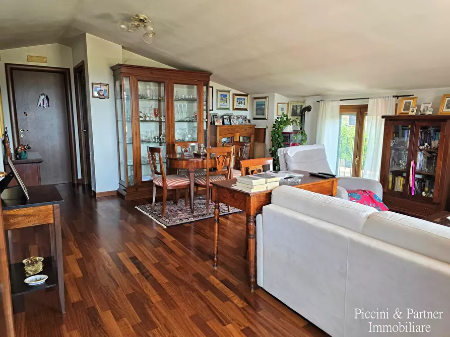 Immagine 45 di Villa in vendita  in Via Lillacci a Perugia