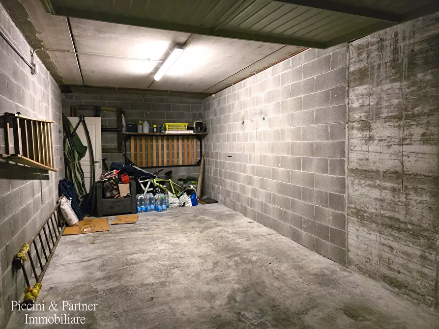 Immagine 48 di Quadrilocale in vendita  in Via Campania a Castiglione Del Lago